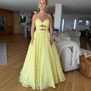 Yellow Sherri Hill Gown Sz 6